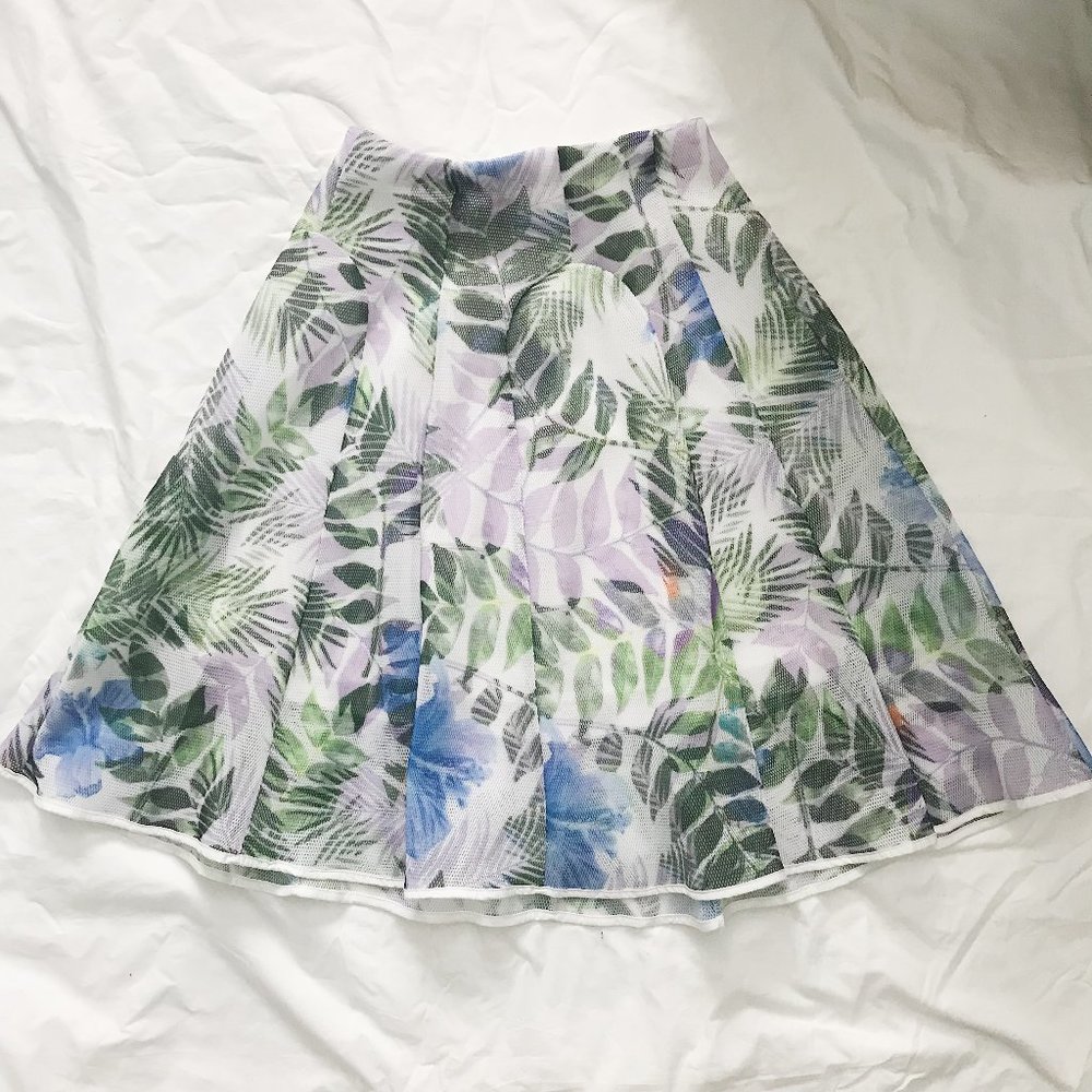 Mid-Length Skirt - White/Green